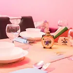 Nicole Apartman *